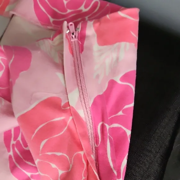 Lilly Pulitzer Vibrant Pink Rose Capris - Picture 4 of 15